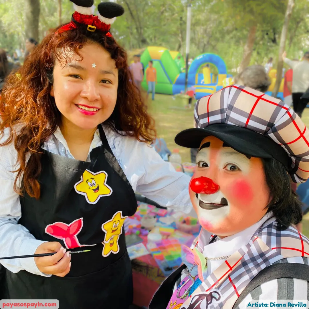 Maquillista profesional sonriendo junto al Payaso Payín listos para animar una fiesta infantil
