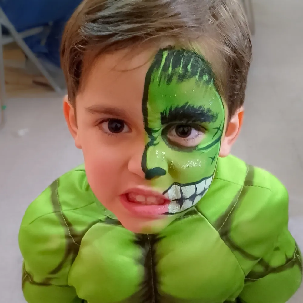 Pintacaritas de media cara de Hulk con expresión furiosa y dentadura realista para niños en CDMX y EDOMEX